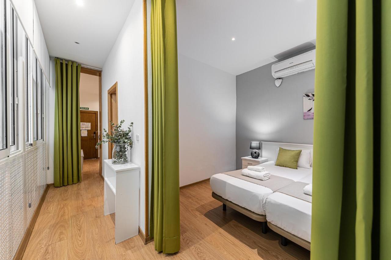Waou Apartamentos En Sol Confort 4 Madrid Eksteriør bilde